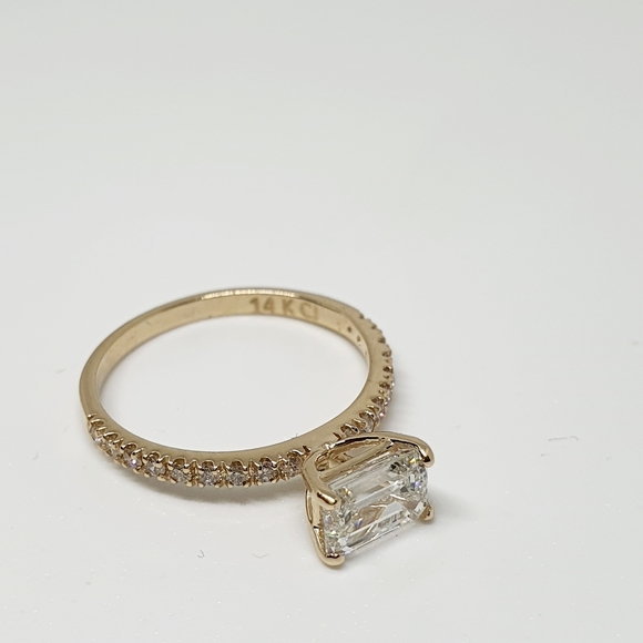 1.01 Ct East-West Emerald Lab Grown Diamond Ring - Picture 4 of 13